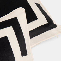Ohs 2 X Square Print Matte Velvet Decorative Cushion Covers, Black - thumbnail 4
