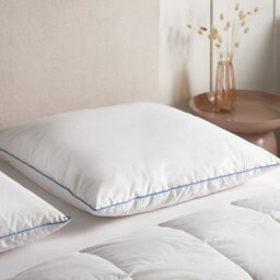 Wyld And Coco White Duck Feather And Down Pillow 80 X 80 Cm With Premium Cotton Cover - thumbnail 2