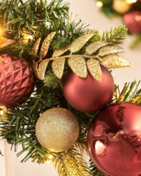 Werchristmas Pre-Lit Artificial Christmas Garland 9 Ft With Burgundy And Gold Baubles, 100 Warm White Leds - thumbnail 4
