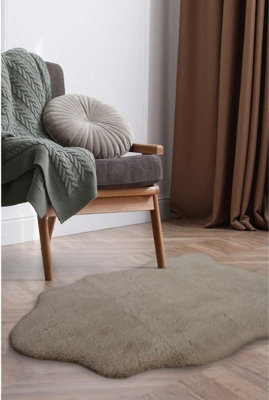 The Rugs Luxury Soft Feel Faux Fur In Natural - image 1