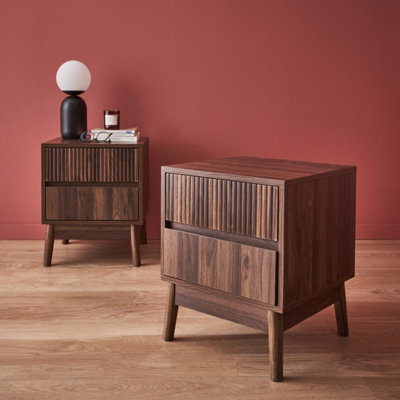 Sweeek - Pair Of Grooved Bedside Tables With Wooden Effect Linear Dark Wood Colour 39X40X48 Cm - image 1