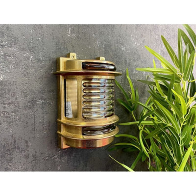 Lampfix Navigator 09017 Outdoor Ip64 1 Light Wall Light In A Raw Brass Finish
