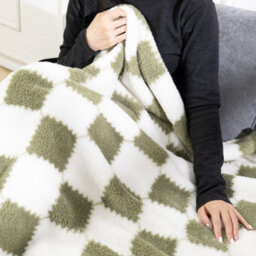 Living And Home Super Soft Comfortable Plush Reversible Checkered Throw Blanket Available All Year Round Green And White 230Cm W X 230Cm D - thumbnail 5