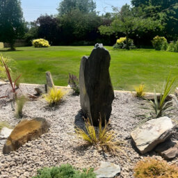 Erth Stone 600mm Grey Slate Monolith Water Feature - thumbnail 2