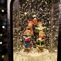 Samuel Alexander 21Cm Dual Powered Light Up Lantern Christmas Water Spinner With Carol Scene - thumbnail 4