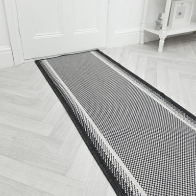 Geo Indoor/outdoor Hallway Runner Rug - Durable, Reversible & Hardwearing Carpet For Home Or Garden - image 1