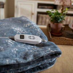 Laura Ashley Pussywillow Grey Heated Throw Electric Blanket - thumbnail 5