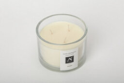 Aroma Naturals Minimalist Luxe Seaweed, Pink Peppercorn 3-Wick Scented Candle - thumbnail 3