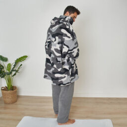 Ohs Camo Oversized Hoodie Blanket Wearable Sherpa Sweatshirt, Charcoal - thumbnail 5