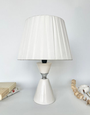 Deenz Table Lamp With Metal Cermaic Base With A Soft White Fabric Shade Chic Designs White Hourglass Base T061