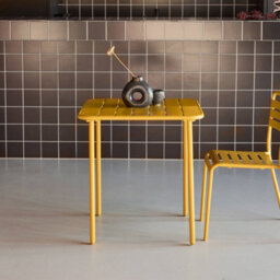 Sweeek - 2-Seater Square Steel Garden Table Yellow Ochre 70X70X72.5 Cm - Amelia 70Cm - thumbnail 4