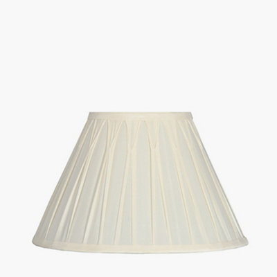 Pacific Lifestyle Garbo 20Cm Cream Polysilk Pinch Pleat Shade