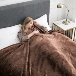 Ameha Fleece Plain Blanket, Lightweight & Reversible Throw For Travel, Bed & Sofa Blanket, Coffee Super King 230X270Cm - thumbnail 5
