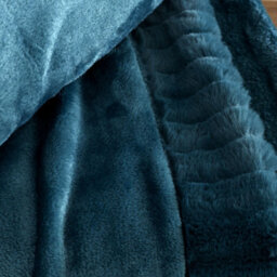Catherine Lansfield Downstairs Living Velvet And Faux Fur Soft 150X200Cm Blanket Throw Teal - thumbnail 2