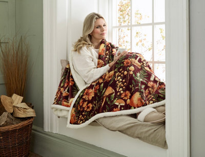 Deyongs Mushrooms Wine Heated Sherpa Throw Blanket 140X180Cm With 10 Heat Settings