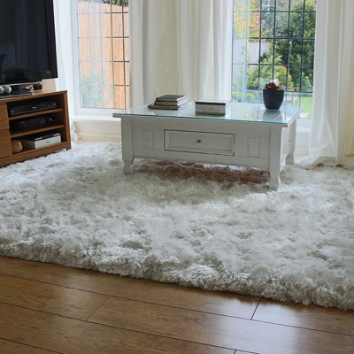 Asiatic Plush White Luxury Shaggy Polyester Rug-140Cm X 200Cm - image 1