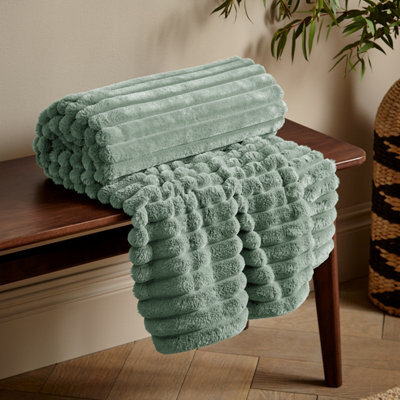 Catherine Lansfield Cosy Ribbed Faux Fur Blanket Throw Green - image 1