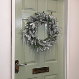 Samuel Alexander 45Cm Snow Flocked Wreath 84 Mixed Peorpvc Tips - thumbnail 6
