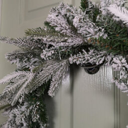 Samuel Alexander 45Cm Snow Flocked Wreath 84 Mixed Peorpvc Tips - thumbnail 4