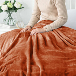 Ameha Fleece Plain Blanket, Lightweight & Reversible Throw For Travel, Bed & Sofa Blanket, Rust Single 130X150Cm - thumbnail 3