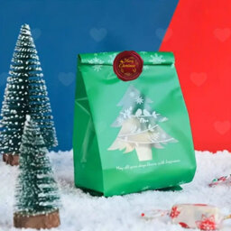 Amorly 100Pcs Christmas Tree Snowflake Snack Treat Bags, Red Green Candy Cookie Pouches With 500Pcs Merry Christmas Stickers For Xmas - thumbnail 7