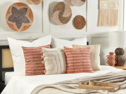 Beliani Throw Cushion Deglupta Cotton 45 X 45 Cm Red Chevron Pattern - thumbnail 2