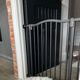 Safetots Extra Tall Curved Top Safety Gate, 161Cm - 170Cm, Matt Black, Extra Tall 100Cm In Height, Pressure Fit Stair Gate - thumbnail 9