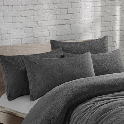 Homes & Linen Teddy Fleece Warm And Cosy Plush Fluffy Cuddly Thermal Pair Pillow Case