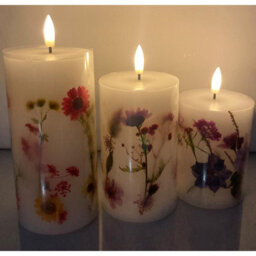 Set Of 3 Dried Flower Embedded Real Wax Led Flame Candles - Battery Powered Candle Lights With Floral Design - H18, H12 & H10Cm - thumbnail 3