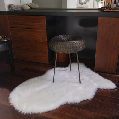 White Sheepskin Plain Shaggy Easy To Clean Rug For Bedroom Dining Room And Living Room-70Cm X 140Cm (Rect) - image 1