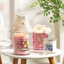 Yankee Candle Original Large Jar Scented Candle Fresh Cut Roses, 623G - thumbnail 3