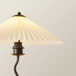 Valuelights Black Metal Wavy Single Stem Table Lamp With White Origami Pleated Shade - Bulb Included - thumbnail 5