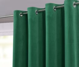 GoodHome Valgreta Dark Green Velvet Lined Eyelet Curtain (W)117Cm (L)137Cm, Pair - thumbnail 2