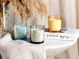 Beliani Set Of 3 Scented Candles Sheer Joy Soy Wax Fresh Notes - thumbnail 2