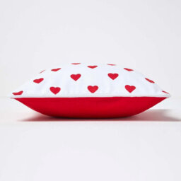 Homescapes Cotton Red Hearts Cushion Cover, 30 X 30 Cm - thumbnail 3