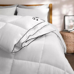Xample Panda The Cloud Bamboo 4.5 Tog Duvet, Breathable Hypoallergenic Anti-Bacterial Summer Duvet, Bamboo Cover, Single