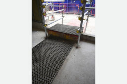 Blue Diamond Rubber Rooftop Walkway Duckboard Matting Cellmax 100 X 150Cm Black - thumbnail 3