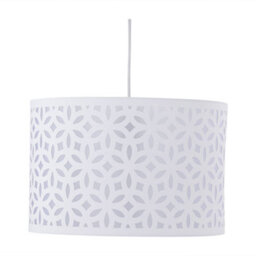 First Choice Lighting Set Of 2 White Laser Cut 25Cm Pendant Lightshades - thumbnail 3