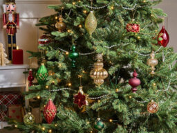 Beliani Set Of 70 Baubles Twinkle Glass Red/ Green - thumbnail 2