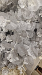 Deenz Set Of 2 Stems Metallic Silk Leaves Eucalyptus Spray Coated In Plastic Artificial Plant Rustic Centrepiece Silver 90X20X8 Cm - thumbnail 5
