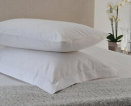 The Lyndon Company 200 Thread Count Sateen Oxford Pillowcase White - thumbnail 2