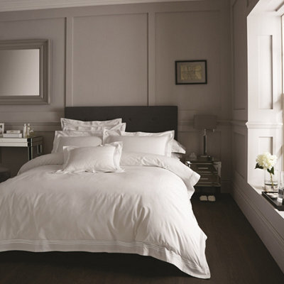Gc Gaveno Cavailia Sheer Elegance Duvet Cover Bedding Set King 3Pc White/white With Matching Pillowcases - image 1