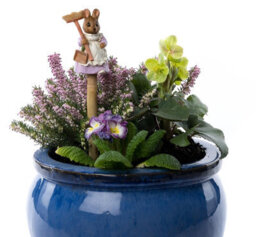 Jardinopia Beatrix Potter Hunca Munca Cane Or Stake Topper (Ccbp0008C) - L5.5 X W4 X H9 Cm - thumbnail 2