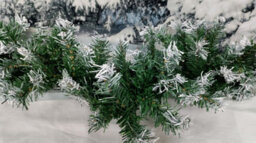 Premier Decorations Limited Artificial Christmas Garland Snow Tipped Green Garland Premier Decor 2.7M - thumbnail 3