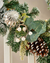 WeRChristmas 9 Ft Pre-Lit Frosted Silver And White Decorated Artificial Christmas Garland, 40 Warm White Leds - thumbnail 5