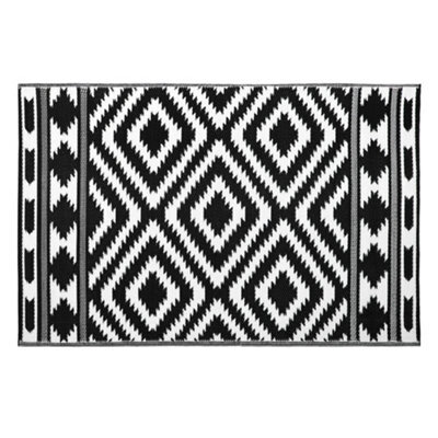 Jvl Lightweight Reversible Plastic Woven Outdoor Rug, 133X190Cm, Aztec - image 1