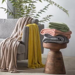 Gallery™ Taupe Flannel Fleece Plain Throw (L) 180Cm X (W) 140Cm - thumbnail 3