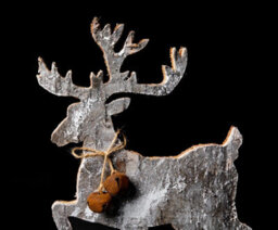 Shatchi 20Cm Reindeer Shape Birch Bark Wooden Christmas Table Top Decoration - thumbnail 4