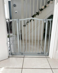 Bettacare Curved Top Dog Gate, 188Cm - 197Cm, Matt Grey, Pressure Fit Pet Gate For Dog And Puppy, Pet And Dog Barrier - thumbnail 6