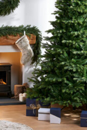 WeRChristmas Regent Pine Mixed Tip Christmas Tree, 7 Ft - thumbnail 3